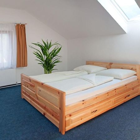 Gasthaus Pension Goldeck سبيتال ان دير دراو المظهر الخارجي الصورة